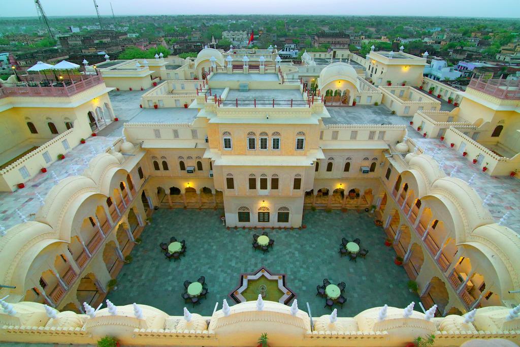 Alsisar Mahal- Heritage Hotel Exterior foto